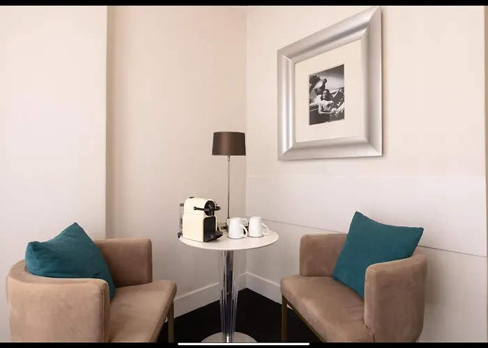 Hotel Renoir Cannes